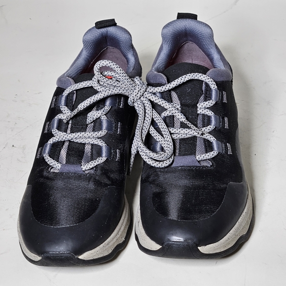 Clarks Stylish Black and Gray Sneakers. Woman's Size 9.5, used - Picture 2 of 6